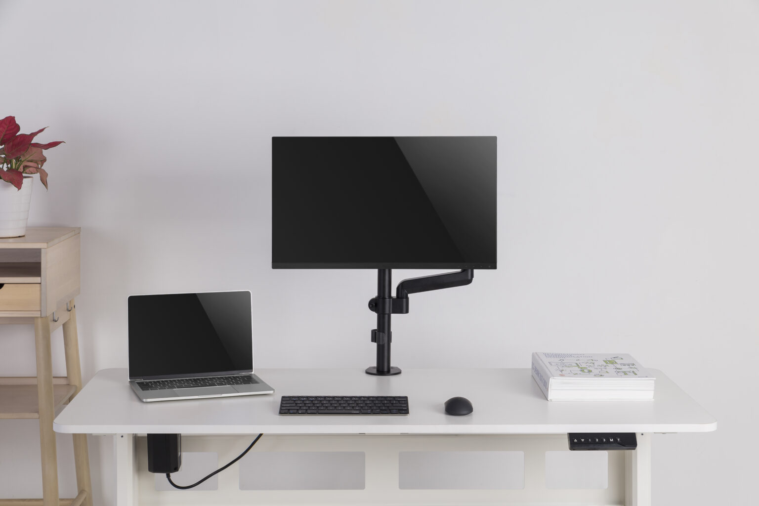 MXG-PMA-12-Single-Monitor-Pole-Mounted-Spring-Assisted-Monitor-Arm-06-1536x1024.jpg